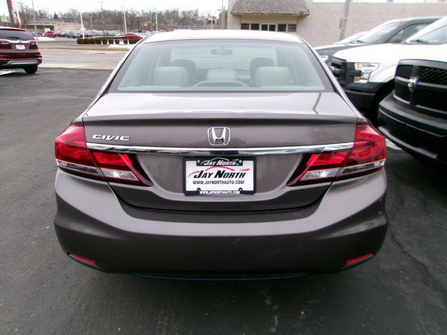 2013 GRAY HONDA CIVIC LX (19XFB2F53DE) with an 1.8L engine, Automatic transmission, located at 501 E. Columbia St., Springfield, OH, 45503, (800) 262-7122, 39.925262, -83.801796 - *** 57 Service Records on CarFax *** Serviced and Detailed *** FWD *** LX *** Jay North Auto has offered hand picked vehicles since 1965! Our customer's enjoy a NO pressure buying experience with a small town feel. All of our vehicles get fully inspected and detailed. We are a preferred dealer - Photo#2