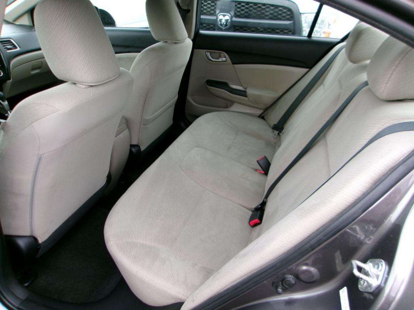 2013 GRAY HONDA CIVIC LX (19XFB2F53DE) with an 1.8L engine, Automatic transmission, located at 501 E. Columbia St., Springfield, OH, 45503, (800) 262-7122, 39.925262, -83.801796 - *** 57 Service Records on CarFax *** Serviced and Detailed *** FWD *** LX *** Jay North Auto has offered hand picked vehicles since 1965! Our customer's enjoy a NO pressure buying experience with a small town feel. All of our vehicles get fully inspected and detailed. We are a preferred dealer - Photo#7