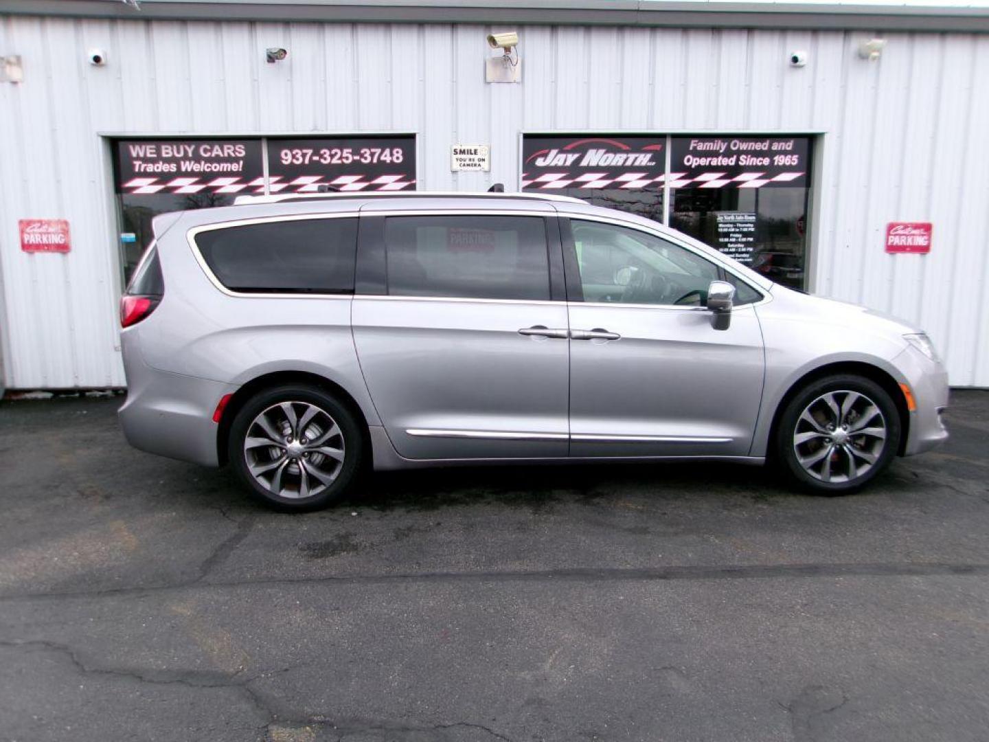 2017 SILVER CHRYSLER PACIFICA LIMITED (2C4RC1GG3HR) with an 3.6L engine, Automatic transmission, located at 501 E. Columbia St., Springfield, OH, 45503, (800) 262-7122, 39.925262, -83.801796 - ***Clean Carfax***Limited***New Rear Brakes***Lane Departue***Power Doors***Power Lift Gate***Serviced and Detailed*** Jay North Auto has offered hand picked vehicles since 1965! Our customer's enjoy a NO pressure buying experience with a small town feel. All of our vehicles get fully inspecte - Photo#0