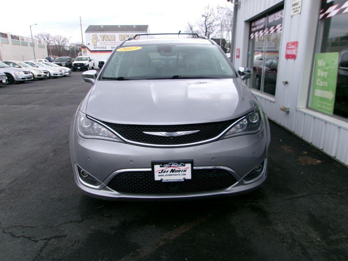 2017 SILVER CHRYSLER PACIFICA LIMITED (2C4RC1GG3HR) with an 3.6L engine, Automatic transmission, located at 501 E. Columbia St., Springfield, OH, 45503, (800) 262-7122, 39.925262, -83.801796 - ***Clean Carfax***Limited***New Rear Brakes***Lane Departue***Power Doors***Power Lift Gate***Serviced and Detailed*** Jay North Auto has offered hand picked vehicles since 1965! Our customer's enjoy a NO pressure buying experience with a small town feel. All of our vehicles get fully inspecte - Photo#1