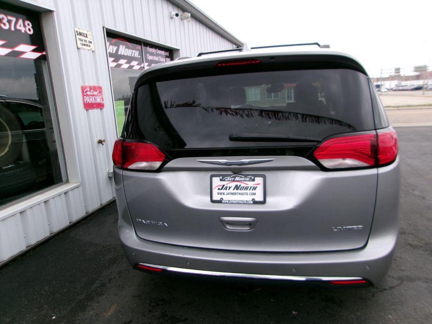 2017 SILVER CHRYSLER PACIFICA LIMITED (2C4RC1GG3HR) with an 3.6L engine, Automatic transmission, located at 501 E. Columbia St., Springfield, OH, 45503, (800) 262-7122, 39.925262, -83.801796 - ***Clean Carfax***Limited***New Rear Brakes***Lane Departue***Power Doors***Power Lift Gate***Serviced and Detailed*** Jay North Auto has offered hand picked vehicles since 1965! Our customer's enjoy a NO pressure buying experience with a small town feel. All of our vehicles get fully inspecte - Photo#4