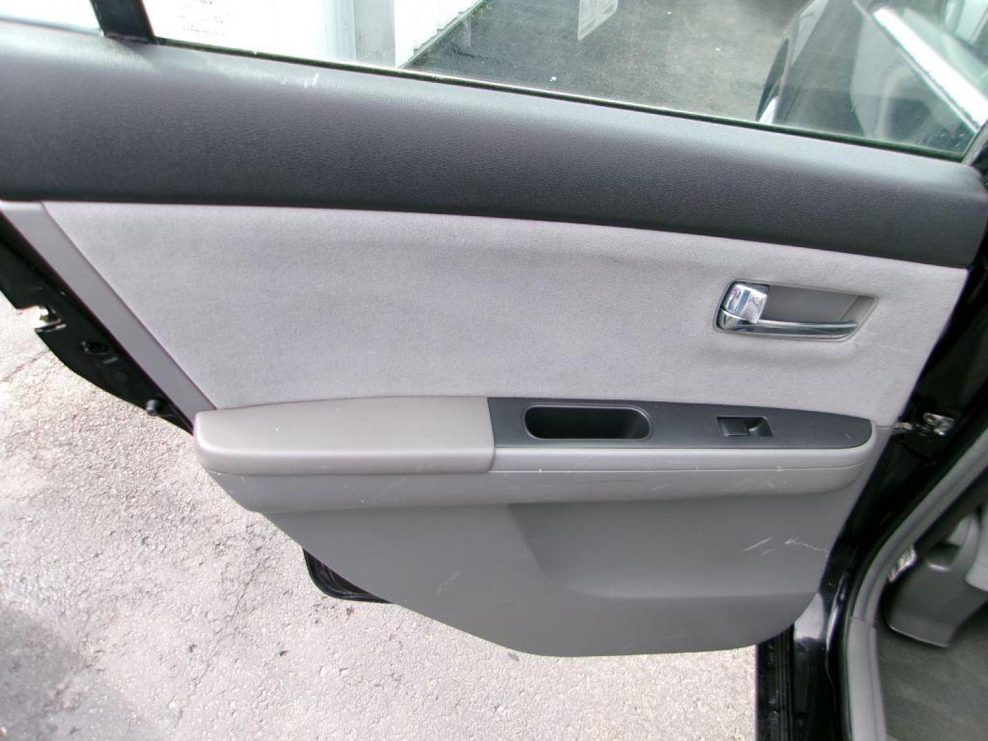 2009 BLACK NISSAN SENTRA 2.0 (3N1AB61E49L) with an 2.0L engine, Continuously Variable transmission, located at 501 E. Columbia St., Springfield, OH, 45503, (800) 262-7122, 39.925262, -83.801796 - Photo#10