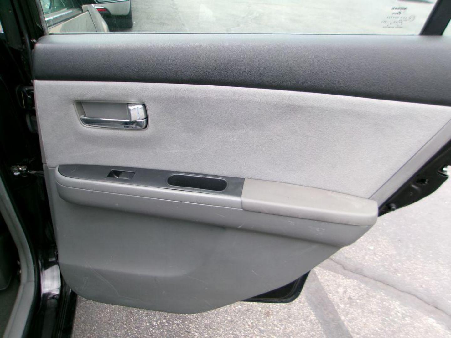 2009 BLACK NISSAN SENTRA 2.0 (3N1AB61E49L) with an 2.0L engine, Continuously Variable transmission, located at 501 E. Columbia St., Springfield, OH, 45503, (800) 262-7122, 39.925262, -83.801796 - Photo#13