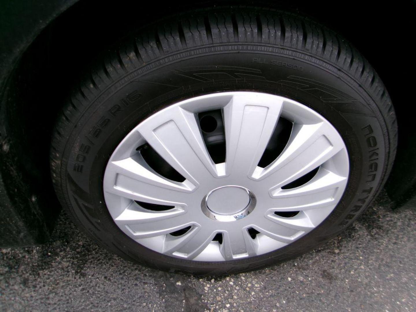 2009 BLACK NISSAN SENTRA 2.0 (3N1AB61E49L) with an 2.0L engine, Continuously Variable transmission, located at 501 E. Columbia St., Springfield, OH, 45503, (800) 262-7122, 39.925262, -83.801796 - Photo#18