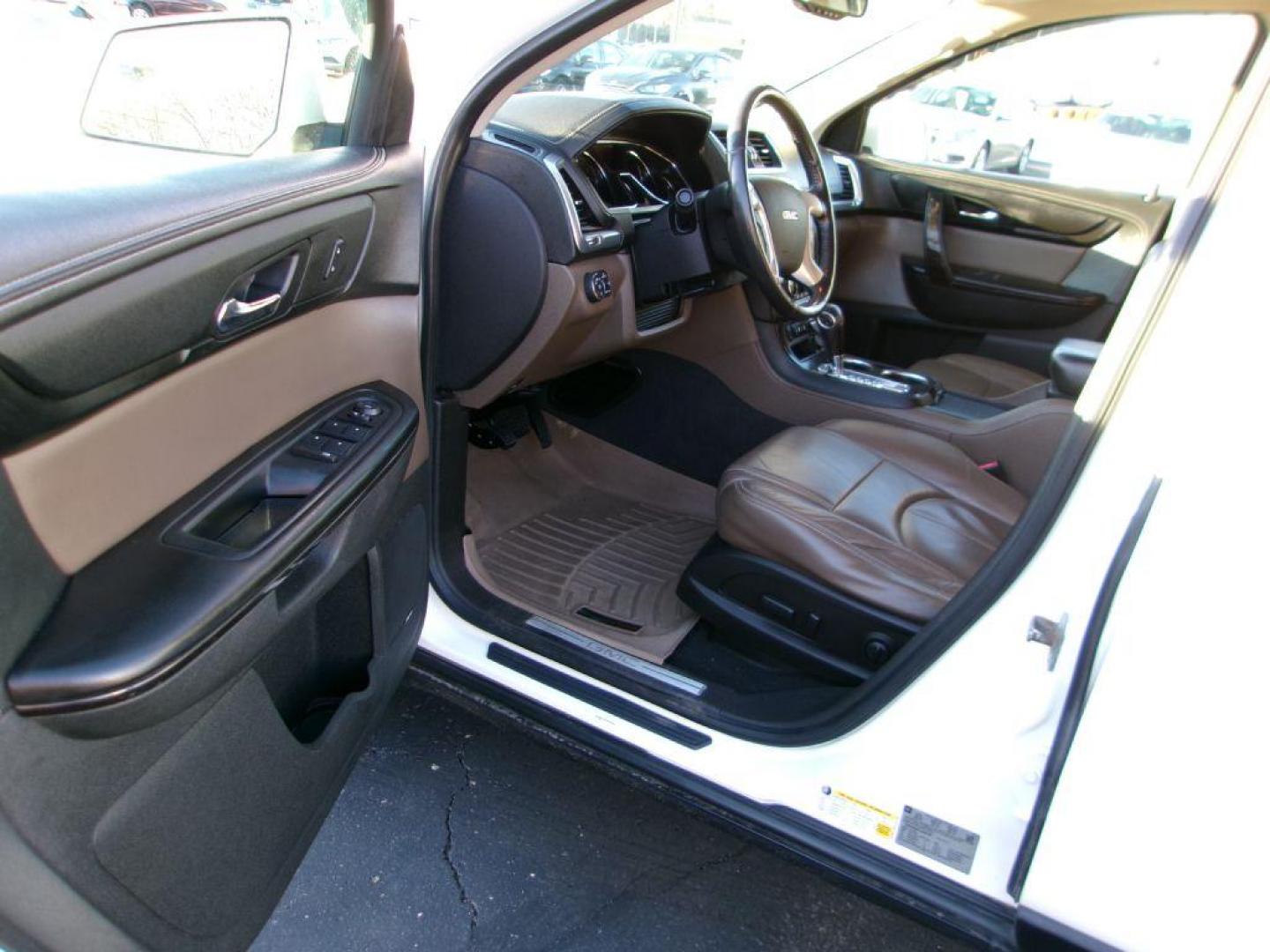 2014 WHITE GMC ACADIA SLT-1 (1GKKVRKD1EJ) with an 3.6L engine, Automatic transmission, located at 501 E. Columbia St., Springfield, OH, 45503, (800) 262-7122, 39.925262, -83.801796 - *** New Tires *** Leather *** Moonroof *** Remote Start *** LOADED *** Serviced and Detailed *** 34 Service Records on CarFax *** Jay North Auto has offered hand picked vehicles since 1965! Our customer's enjoy a NO pressure buying experience with a small town feel. All of our vehicles get fully - Photo#12