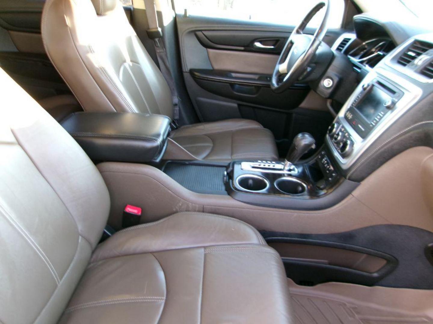 2014 WHITE GMC ACADIA SLT-1 (1GKKVRKD1EJ) with an 3.6L engine, Automatic transmission, located at 501 E. Columbia St., Springfield, OH, 45503, (800) 262-7122, 39.925262, -83.801796 - *** New Tires *** Leather *** Moonroof *** Remote Start *** LOADED *** Serviced and Detailed *** 34 Service Records on CarFax *** Jay North Auto has offered hand picked vehicles since 1965! Our customer's enjoy a NO pressure buying experience with a small town feel. All of our vehicles get fully - Photo#18