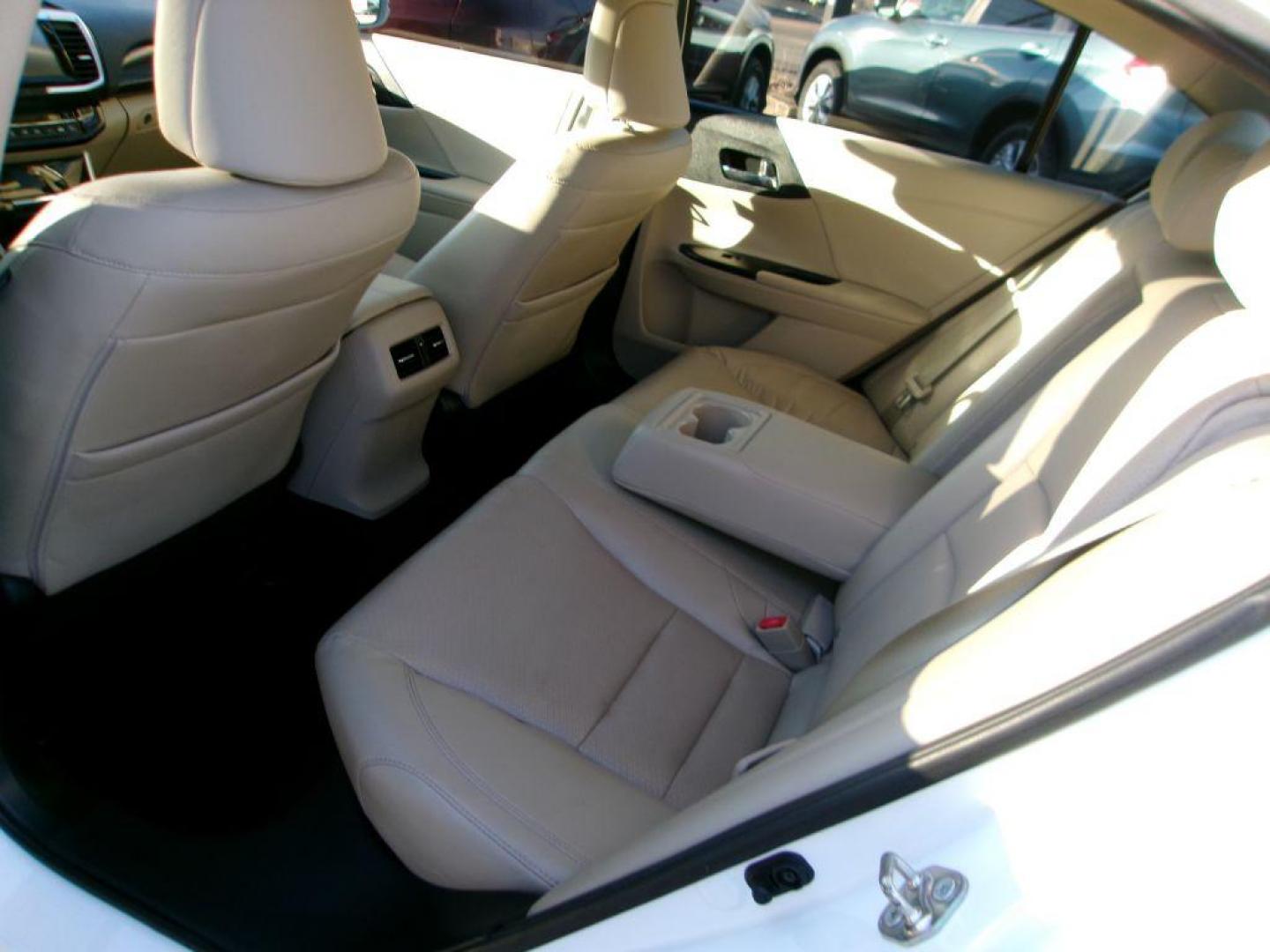 2017 WHITE HONDA ACCORD EXL (1HGCR3F0XHA) with an 3.5L engine, Automatic transmission, located at 501 E. Columbia St., Springfield, OH, 45503, (800) 262-7122, 39.925262, -83.801796 - *** New Tires *** EXL *** Navigation *** Moonroof *** Leather *** Serviced and Detailed *** Premium Audio *** NICE *** Jay North Auto has offered hand picked vehicles since 1965! Our customer's enjoy a NO pressure buying experience with a small town feel. All of our vehicles get fully inspected - Photo#9