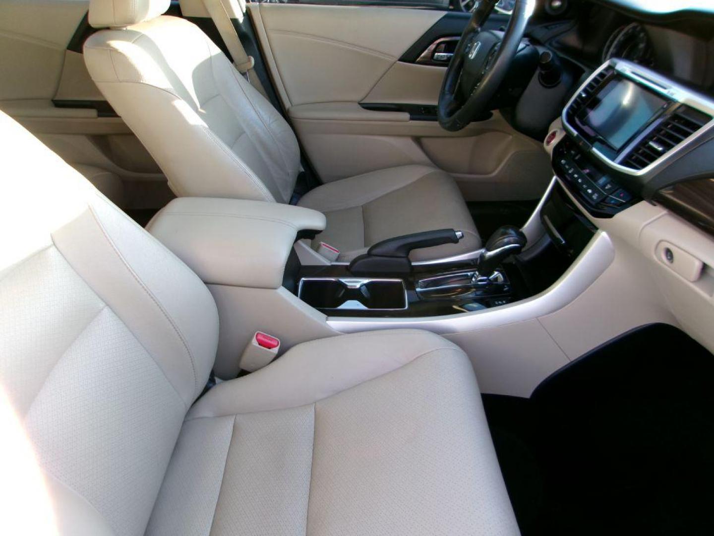 2017 WHITE HONDA ACCORD EXL (1HGCR3F0XHA) with an 3.5L engine, Automatic transmission, located at 501 E. Columbia St., Springfield, OH, 45503, (800) 262-7122, 39.925262, -83.801796 - *** New Tires *** EXL *** Navigation *** Moonroof *** Leather *** Serviced and Detailed *** Premium Audio *** NICE *** Jay North Auto has offered hand picked vehicles since 1965! Our customer's enjoy a NO pressure buying experience with a small town feel. All of our vehicles get fully inspected - Photo#5