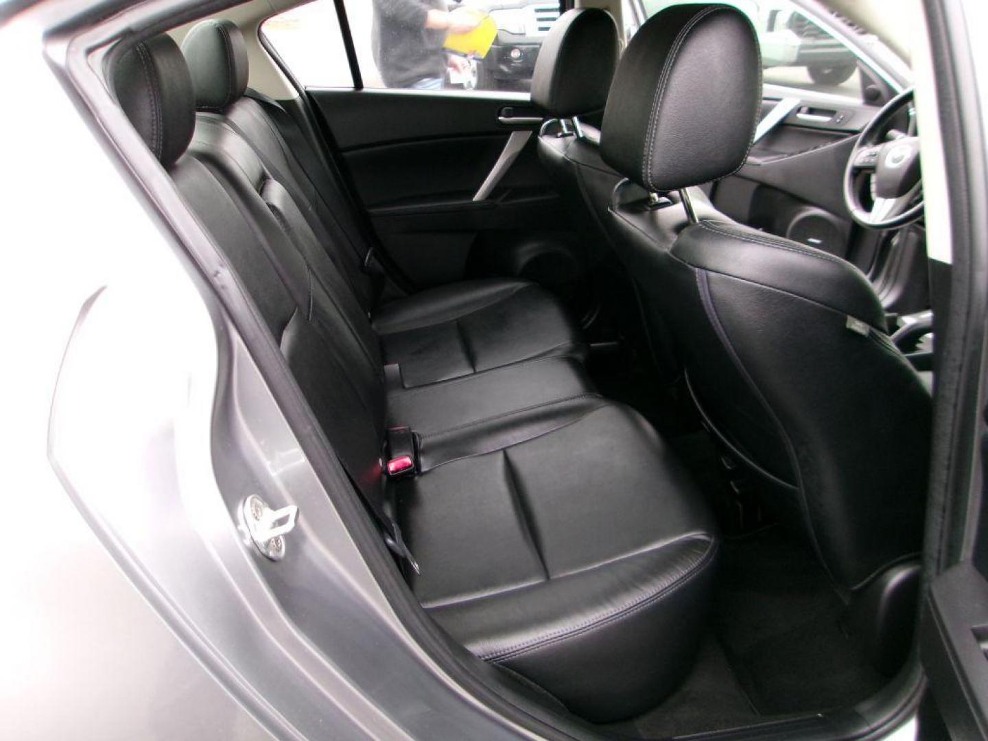 2010 GRAY MAZDA 3 GRAND TOURING (JM1BL1S54A1) with an 2.5L engine, Automatic transmission, located at 501 E. Columbia St., Springfield, OH, 45503, (800) 262-7122, 39.925262, -83.801796 - *** New Tires *** 1 Owner *** Clean CarFax w/ 48 Service Records *** Grand Touring *** Moonroof *** Leather *** Jay North Auto has offered hand picked vehicles since 1965! Our customer's enjoy a NO pressure buying experience with a small town feel. All of our vehicles get fully inspected and de - Photo#11