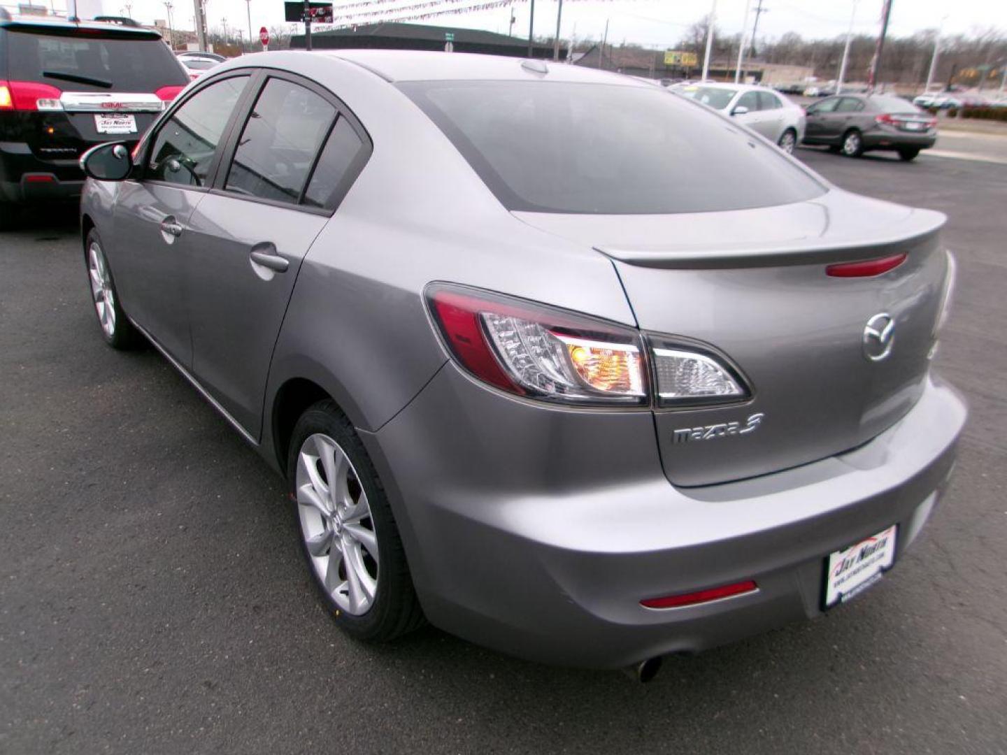 2010 GRAY MAZDA 3 GRAND TOURING (JM1BL1S54A1) with an 2.5L engine, Automatic transmission, located at 501 E. Columbia St., Springfield, OH, 45503, (800) 262-7122, 39.925262, -83.801796 - *** New Tires *** 1 Owner *** Clean CarFax w/ 48 Service Records *** Grand Touring *** Moonroof *** Leather *** Jay North Auto has offered hand picked vehicles since 1965! Our customer's enjoy a NO pressure buying experience with a small town feel. All of our vehicles get fully inspected and de - Photo#4