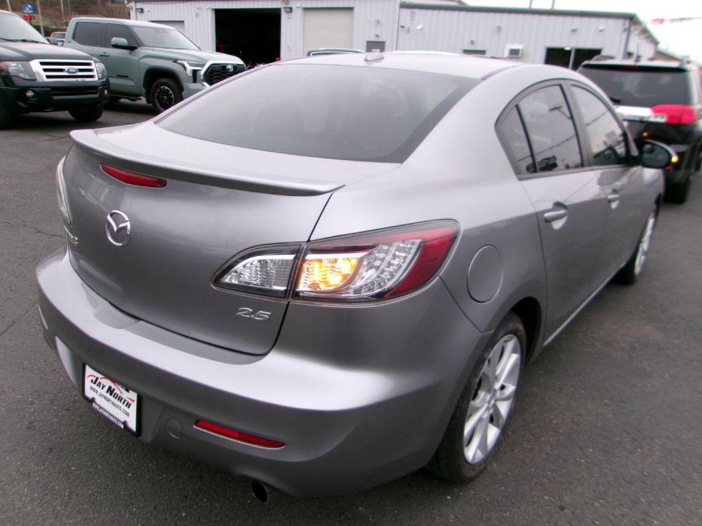2010 GRAY MAZDA 3 GRAND TOURING (JM1BL1S54A1) with an 2.5L engine, Automatic transmission, located at 501 E. Columbia St., Springfield, OH, 45503, (800) 262-7122, 39.925262, -83.801796 - *** New Tires *** 1 Owner *** Clean CarFax w/ 48 Service Records *** Grand Touring *** Moonroof *** Leather *** Jay North Auto has offered hand picked vehicles since 1965! Our customer's enjoy a NO pressure buying experience with a small town feel. All of our vehicles get fully inspected and de - Photo#6