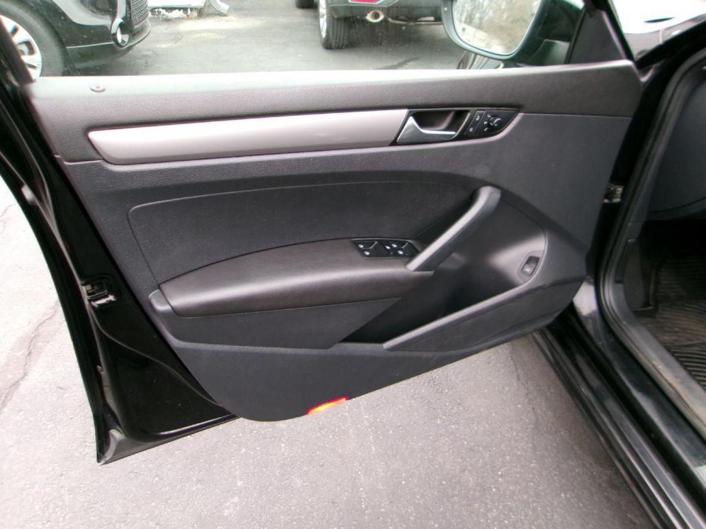 2012 BLACK VOLKSWAGEN PASSAT S (1VWAP7A36CC) with an 2.5L engine, Automatic transmission, located at 501 E. Columbia St., Springfield, OH, 45503, (800) 262-7122, 39.925262, -83.801796 - ***43 Service Records on Carfax***NICE***2.5L***Serviced and Detailed*** Jay North Auto has offered hand picked vehicles since 1965! Our customer's enjoy a NO pressure buying experience with a small town feel. All of our vehicles get fully inspected and detailed. We are a preferred dealer for - Photo#9