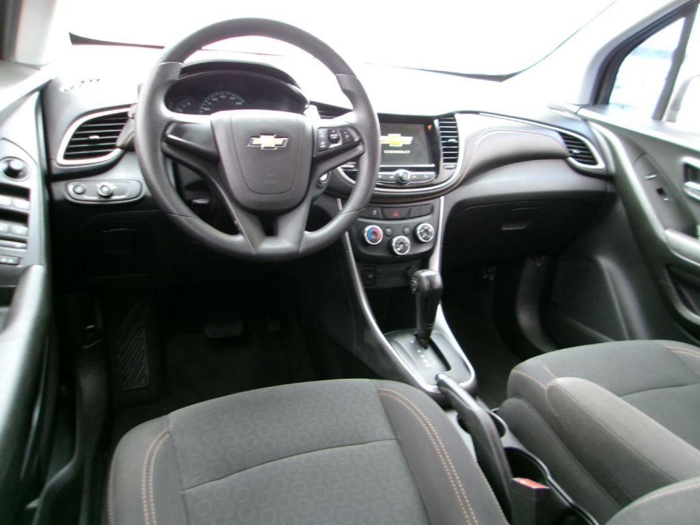 2019 SILVER CHEVROLET TRAX LS (3GNCJKSB9KL) with an 1.4L engine, Automatic transmission, located at 501 E. Columbia St., Springfield, OH, 45503, (800) 262-7122, 39.925262, -83.801796 - Photo#9