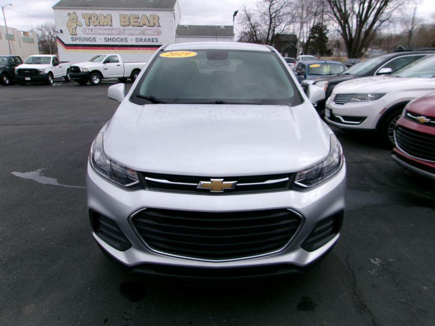 2019 SILVER CHEVROLET TRAX LS (3GNCJKSB9KL) with an 1.4L engine, Automatic transmission, located at 501 E. Columbia St., Springfield, OH, 45503, (800) 262-7122, 39.925262, -83.801796 - Photo#1