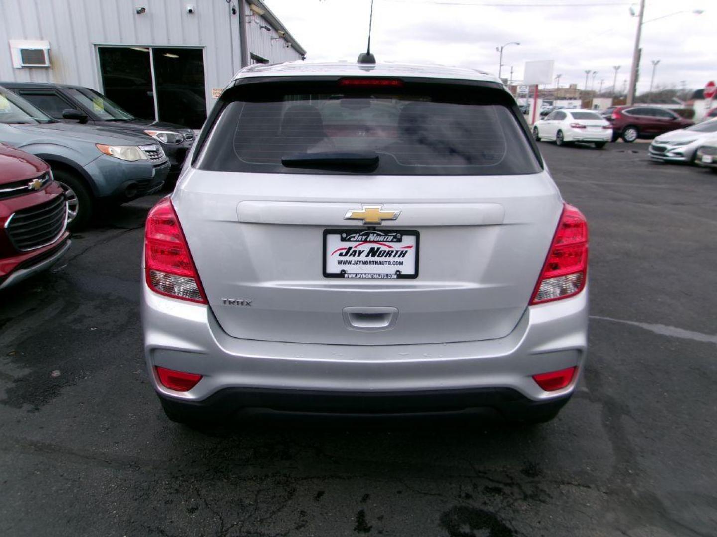 2019 SILVER CHEVROLET TRAX LS (3GNCJKSB9KL) with an 1.4L engine, Automatic transmission, located at 501 E. Columbia St., Springfield, OH, 45503, (800) 262-7122, 39.925262, -83.801796 - Photo#4