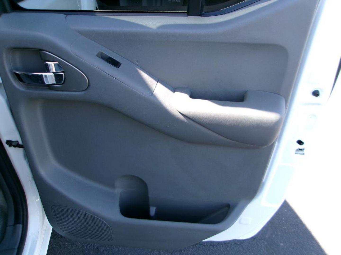2016 WHITE NISSAN FRONTIER SV (1N6AD0EV7GN) with an 4.0L engine, Automatic transmission, located at 501 E. Columbia St., Springfield, OH, 45503, (800) 262-7122, 39.925262, -83.801796 - *** SV *** New Tires *** 4x4 *** Serviced and Detailed *** 4.0L V6 *** Clean CarFax *** Jay North Auto has offered hand picked vehicles since 1965! Our customer's enjoy a NO pressure buying experience with a small town feel. All of our vehicles get fully inspected and detailed. We are a preferr - Photo#13