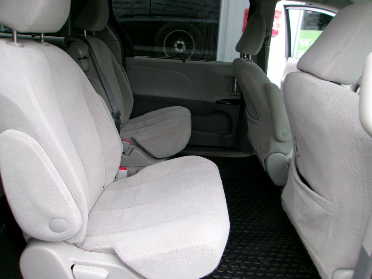 2014 GRAY TOYOTA SIENNA LE (5TDKK3DC3ES) with an 3.5L engine, Automatic transmission, located at 501 E. Columbia St., Springfield, OH, 45503, (800) 262-7122, 39.925262, -83.801796 - ***Clean Carfax***Drivers Rear Power Sliding Door Not Working***New Battery***LE***3.5L V6***3rd Row Seating***Serviced and Detailed*** Jay North Auto has offered hand picked vehicles since 1965! Our customer's enjoy a NO pressure buying experience with a small town feel. All of our vehicles g - Photo#13