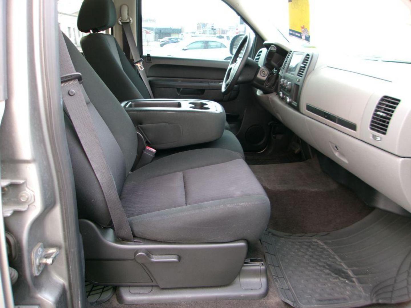 2012 GRAY GMC SIERRA 1500 CREW CAB (3GTP1UEA2CG) with an 4.8L engine, Automatic transmission, located at 501 E. Columbia St., Springfield, OH, 45503, (800) 262-7122, 39.925262, -83.801796 - Photo#12