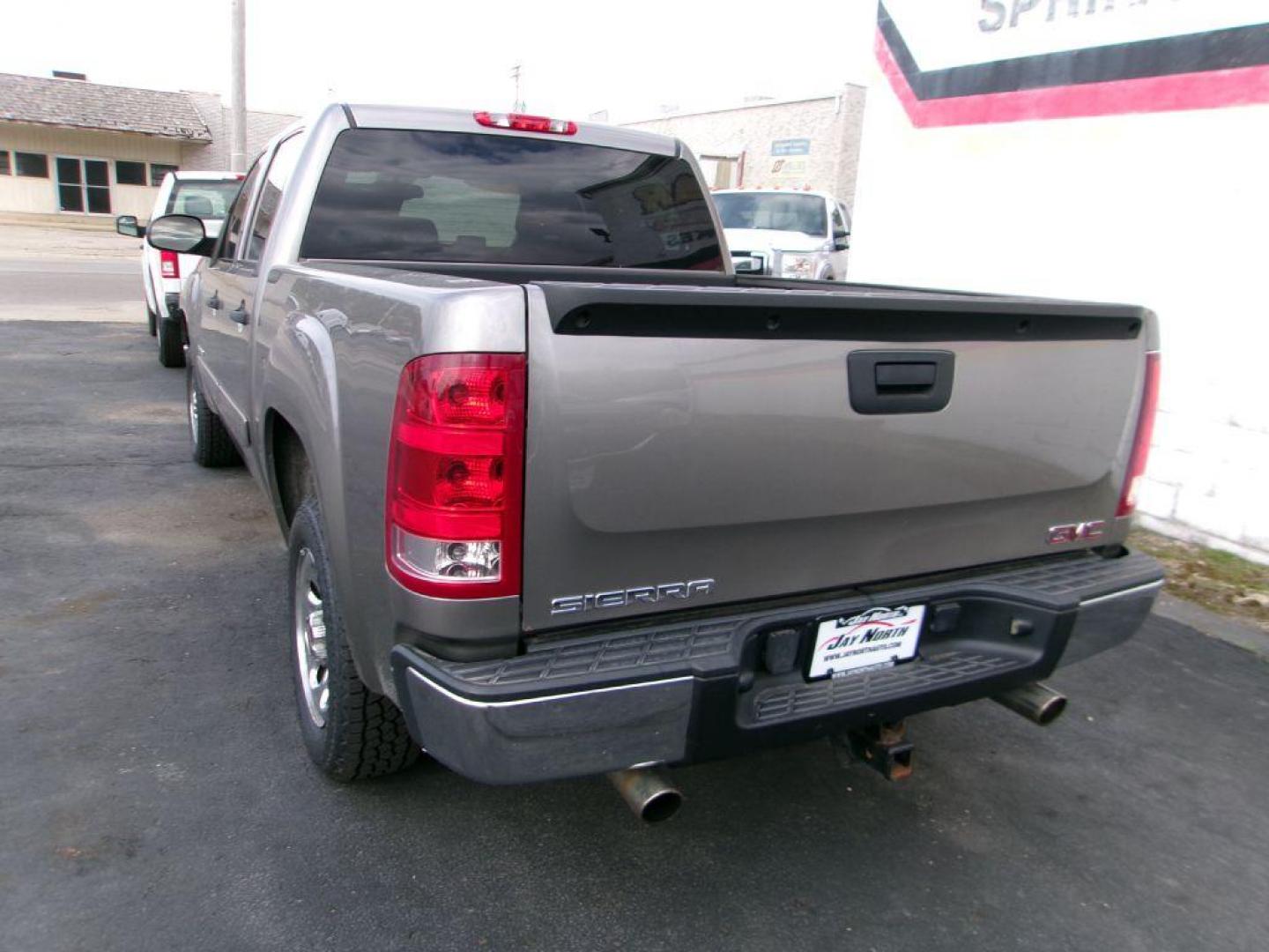 2012 GRAY GMC SIERRA 1500 CREW CAB (3GTP1UEA2CG) with an 4.8L engine, Automatic transmission, located at 501 E. Columbia St., Springfield, OH, 45503, (800) 262-7122, 39.925262, -83.801796 - Photo#2