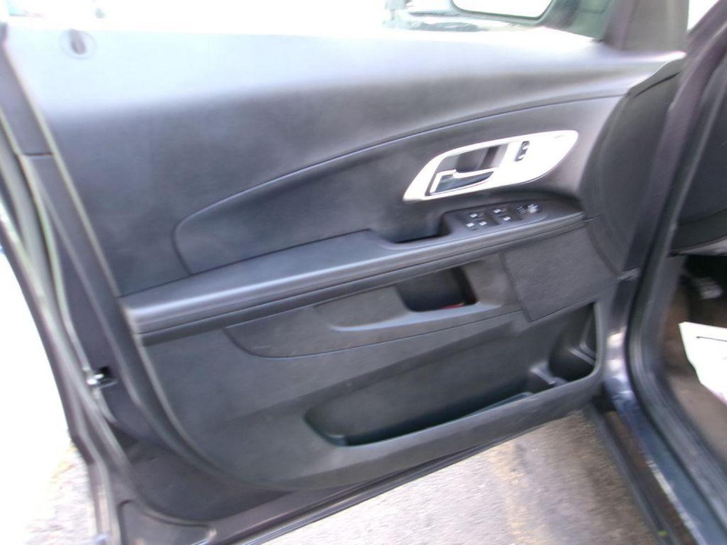 2016 GRAY CHEVROLET EQUINOX LS (2GNFLEEK7G6) with an 2.4L engine, Automatic transmission, located at 501 E. Columbia St., Springfield, OH, 45503, (800) 262-7122, 39.925262, -83.801796 - *** New Timing *** New Brakes *** Serviced and Detailed *** AWD *** Jay North Auto has offered hand picked vehicles since 1965! Our customer's enjoy a NO pressure buying experience with a small town feel. All of our vehicles get fully inspected and detailed. We are a preferred dealer for many lo - Photo#11