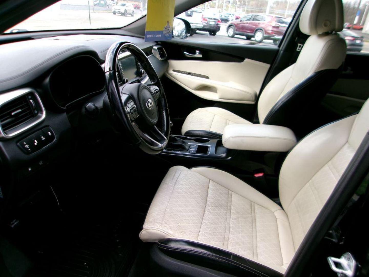 2016 BLACK KIA SORENTO SXL (5XYPKDA53GG) with an 3.3L engine, Automatic transmission, located at 501 E. Columbia St., Springfield, OH, 45503, (800) 262-7122, 39.925262, -83.801796 - Photo#14