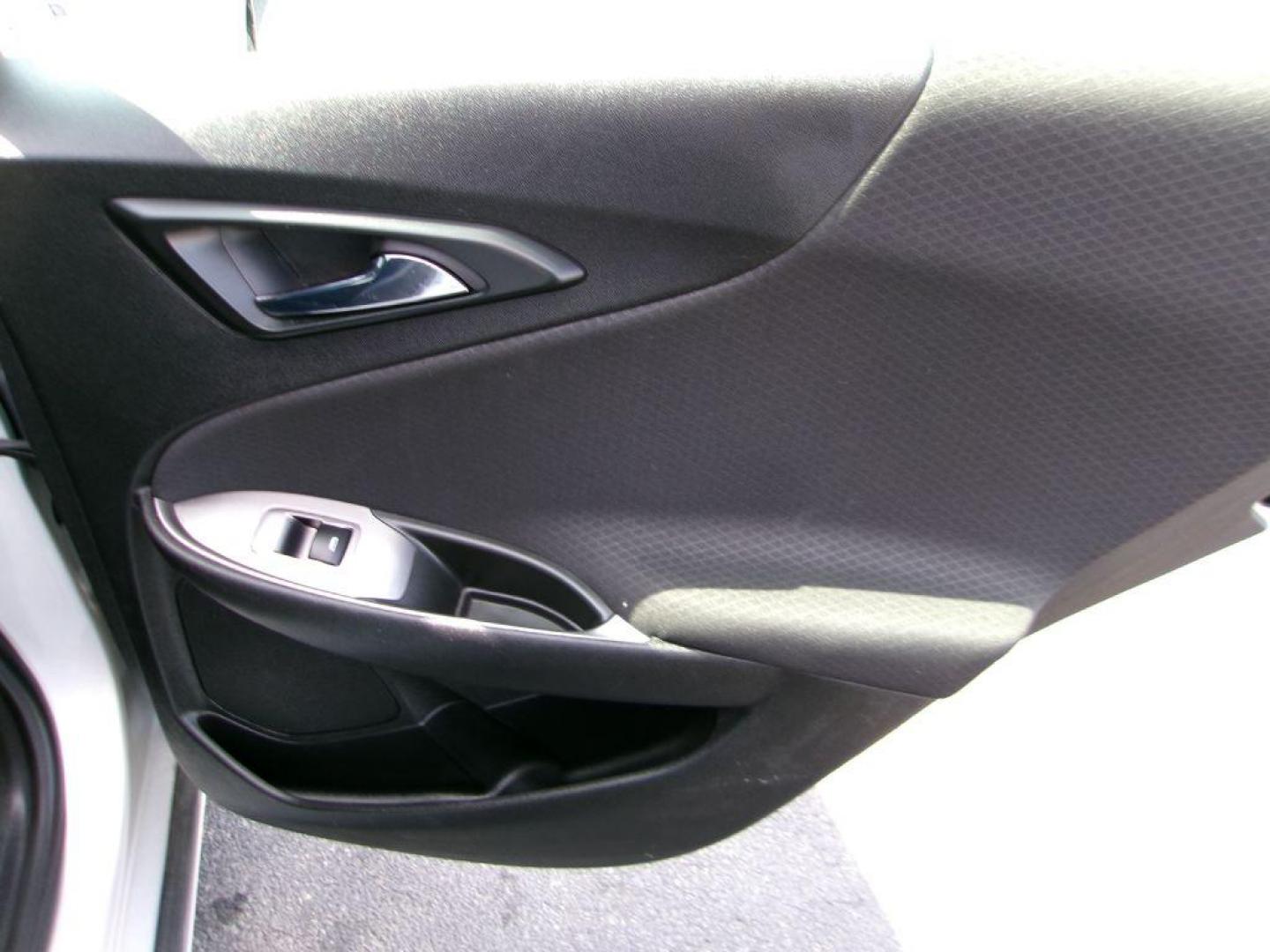 2021 SILVER CHEVROLET MALIBU RS (1G1ZG5ST7MF) with an 1.5L engine, Continuously Variable transmission, located at 501 E. Columbia St., Springfield, OH, 45503, (800) 262-7122, 39.925262, -83.801796 - Photo#13