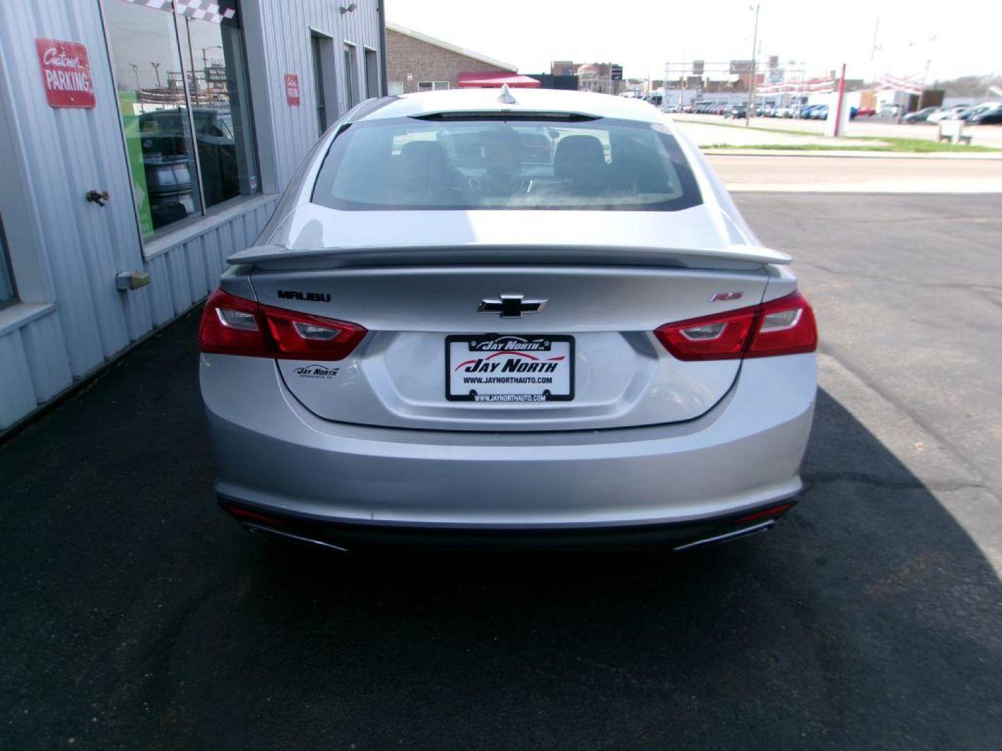 2021 SILVER CHEVROLET MALIBU RS (1G1ZG5ST7MF) with an 1.5L engine, Continuously Variable transmission, located at 501 E. Columbia St., Springfield, OH, 45503, (800) 262-7122, 39.925262, -83.801796 - Photo#4