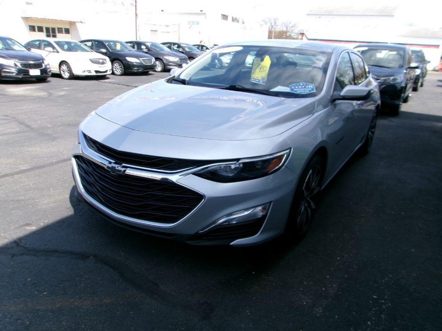 2021 SILVER CHEVROLET MALIBU RS (1G1ZG5ST7MF) with an 1.5L engine, Continuously Variable transmission, located at 501 E. Columbia St., Springfield, OH, 45503, (800) 262-7122, 39.925262, -83.801796 - Photo#6