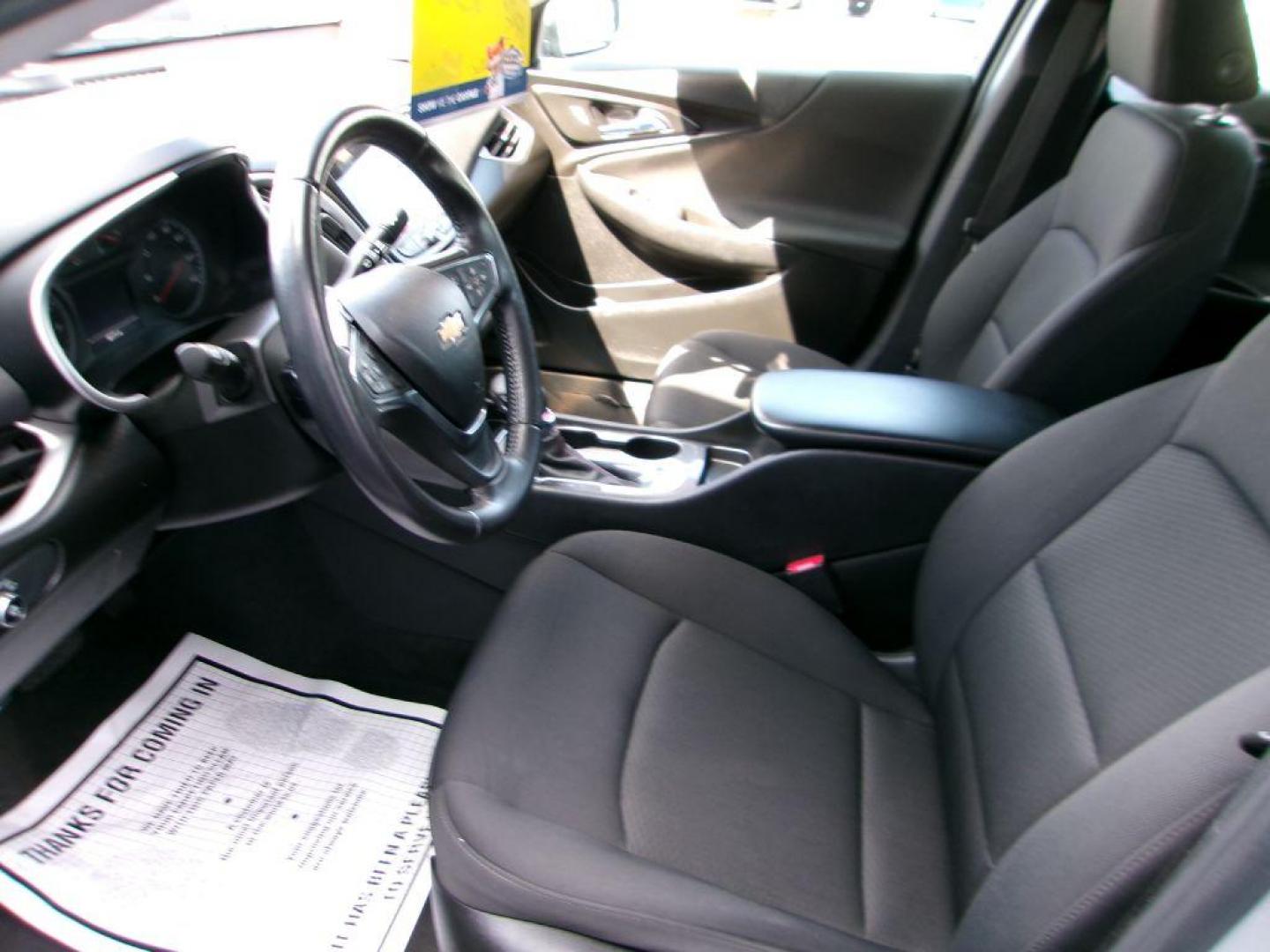2021 SILVER CHEVROLET MALIBU RS (1G1ZG5ST7MF) with an 1.5L engine, Continuously Variable transmission, located at 501 E. Columbia St., Springfield, OH, 45503, (800) 262-7122, 39.925262, -83.801796 - Photo#8