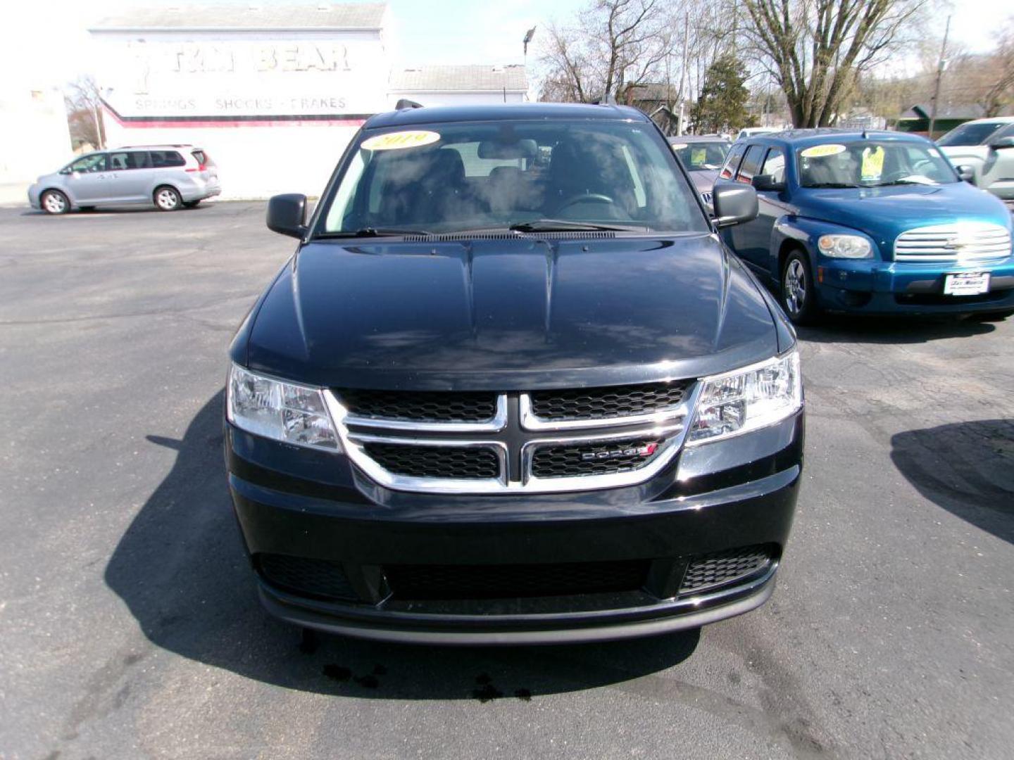 2019 BLACK DODGE JOURNEY SE (3C4PDCAB9KT) with an 2.4L engine, Automatic transmission, located at 501 E. Columbia St., Springfield, OH, 45503, (800) 262-7122, 39.925262, -83.801796 - Photo#1