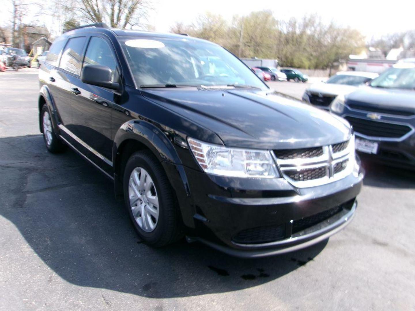 2019 BLACK DODGE JOURNEY SE (3C4PDCAB9KT) with an 2.4L engine, Automatic transmission, located at 501 E. Columbia St., Springfield, OH, 45503, (800) 262-7122, 39.925262, -83.801796 - Photo#2