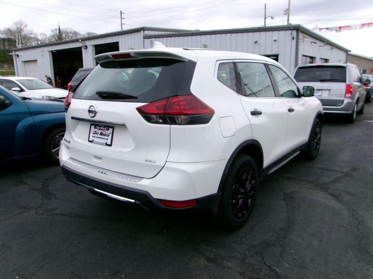 2018 WHITE NISSAN ROGUE S (5N1AT2MV7JC) with an 2.5L engine, Continuously Variable transmission, located at 501 E. Columbia St., Springfield, OH, 45503, (800) 262-7122, 39.925262, -83.801796 - Photo#3