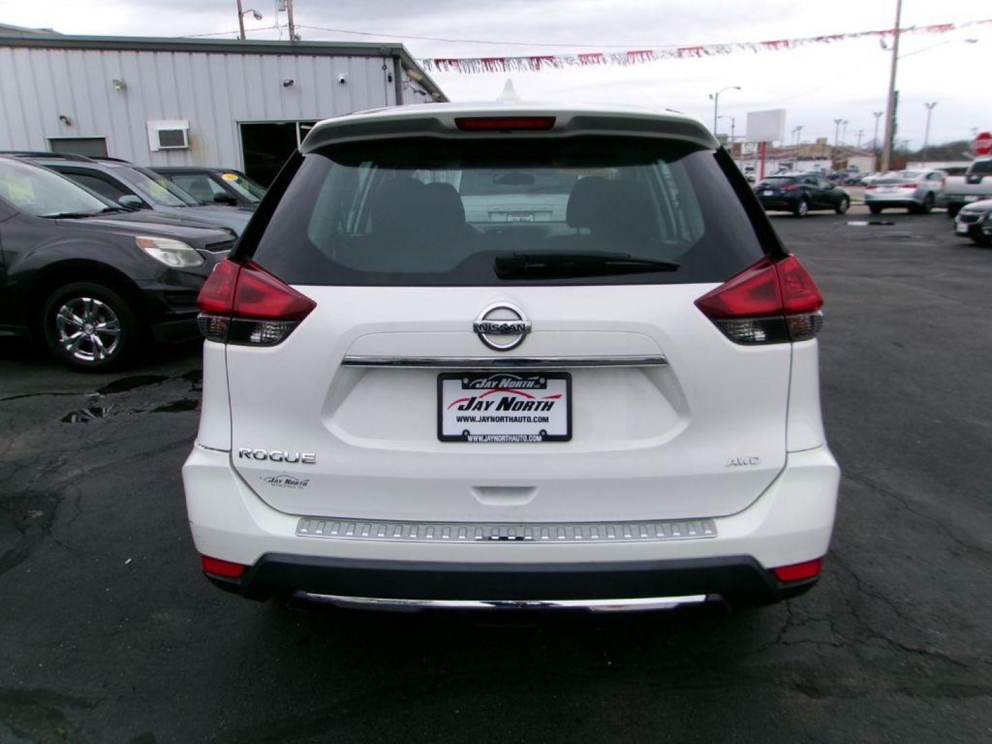 2018 WHITE NISSAN ROGUE S (5N1AT2MV7JC) with an 2.5L engine, Continuously Variable transmission, located at 501 E. Columbia St., Springfield, OH, 45503, (800) 262-7122, 39.925262, -83.801796 - Photo#4