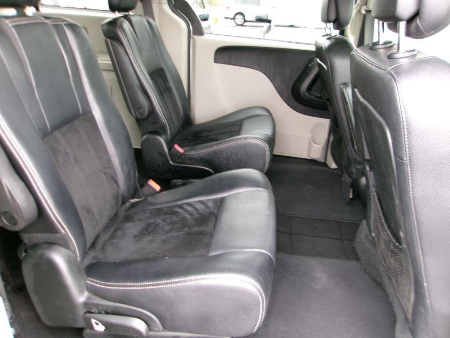 2018 SILVER DODGE GRAND CARAVAN SXT (2C4RDGCG0JR) with an 3.6L engine, Automatic transmission, located at 501 E. Columbia St., Springfield, OH, 45503, (800) 262-7122, 39.925262, -83.801796 - ***1-Owner***Clean Carfax***Power Doors***Power Lift Gate***Remote Start***Suede and Leather Seating***Serviced and Detailed*** Jay North Auto has offered hand picked vehicles since 1965! Our customer's enjoy a NO pressure buying experience with a small town feel. All of our vehicles get fully - Photo#13
