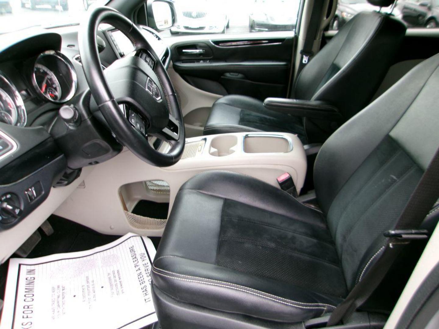 2018 SILVER DODGE GRAND CARAVAN SXT (2C4RDGCG0JR) with an 3.6L engine, Automatic transmission, located at 501 E. Columbia St., Springfield, OH, 45503, (800) 262-7122, 39.925262, -83.801796 - ***1-Owner***Clean Carfax***Power Doors***Power Lift Gate***Remote Start***Suede and Leather Seating***Serviced and Detailed*** Jay North Auto has offered hand picked vehicles since 1965! Our customer's enjoy a NO pressure buying experience with a small town feel. All of our vehicles get fully - Photo#8