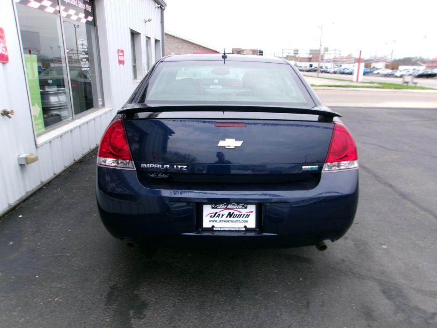 2012 BLUE CHEVROLET IMPALA LTZ (2G1WC5E33C1) with an 3.6L engine, Automatic transmission, located at 501 E. Columbia St., Springfield, OH, 45503, (800) 262-7122, 39.925262, -83.801796 - Photo#4