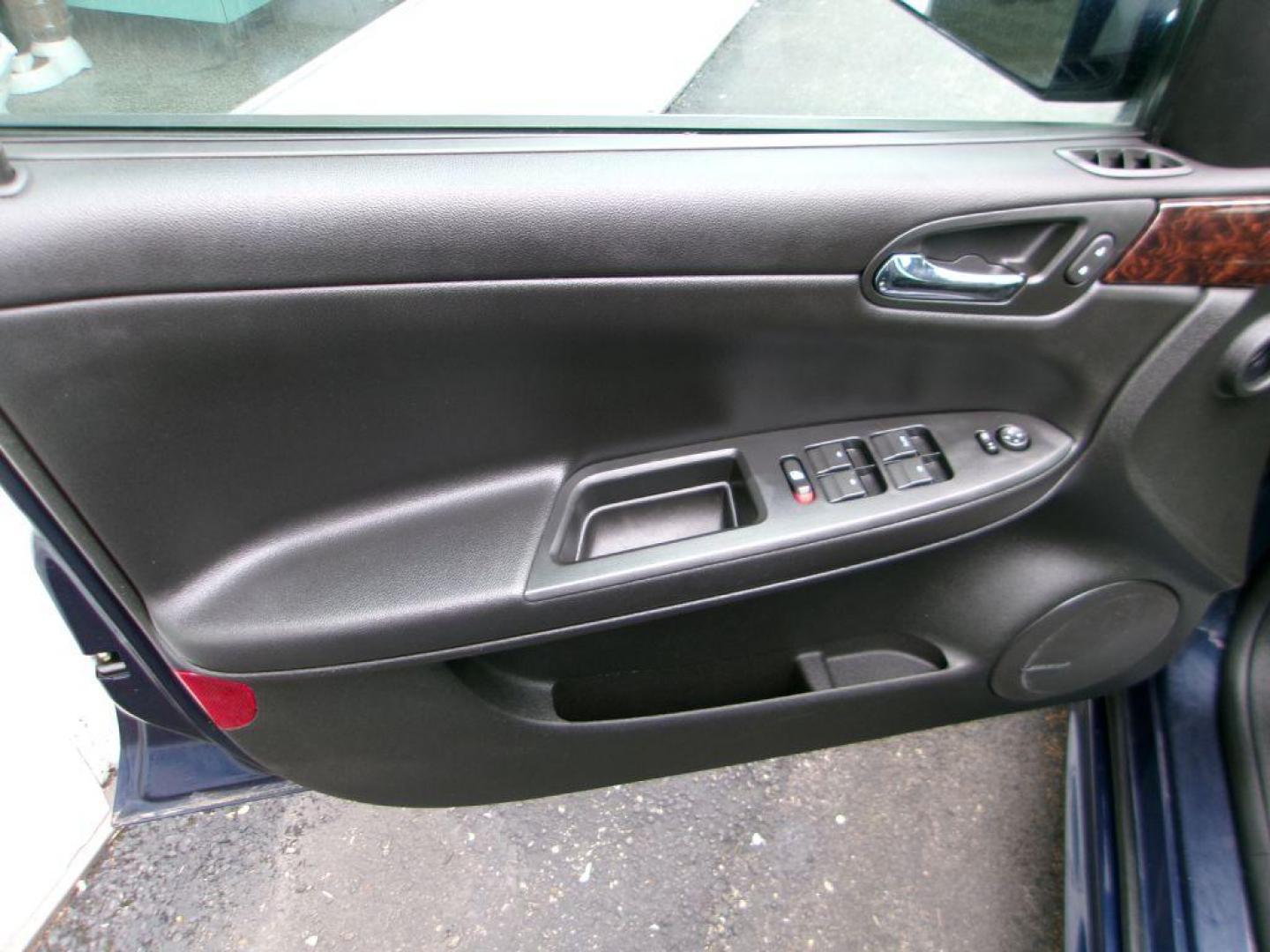 2012 BLUE CHEVROLET IMPALA LTZ (2G1WC5E33C1) with an 3.6L engine, Automatic transmission, located at 501 E. Columbia St., Springfield, OH, 45503, (800) 262-7122, 39.925262, -83.801796 - Photo#7