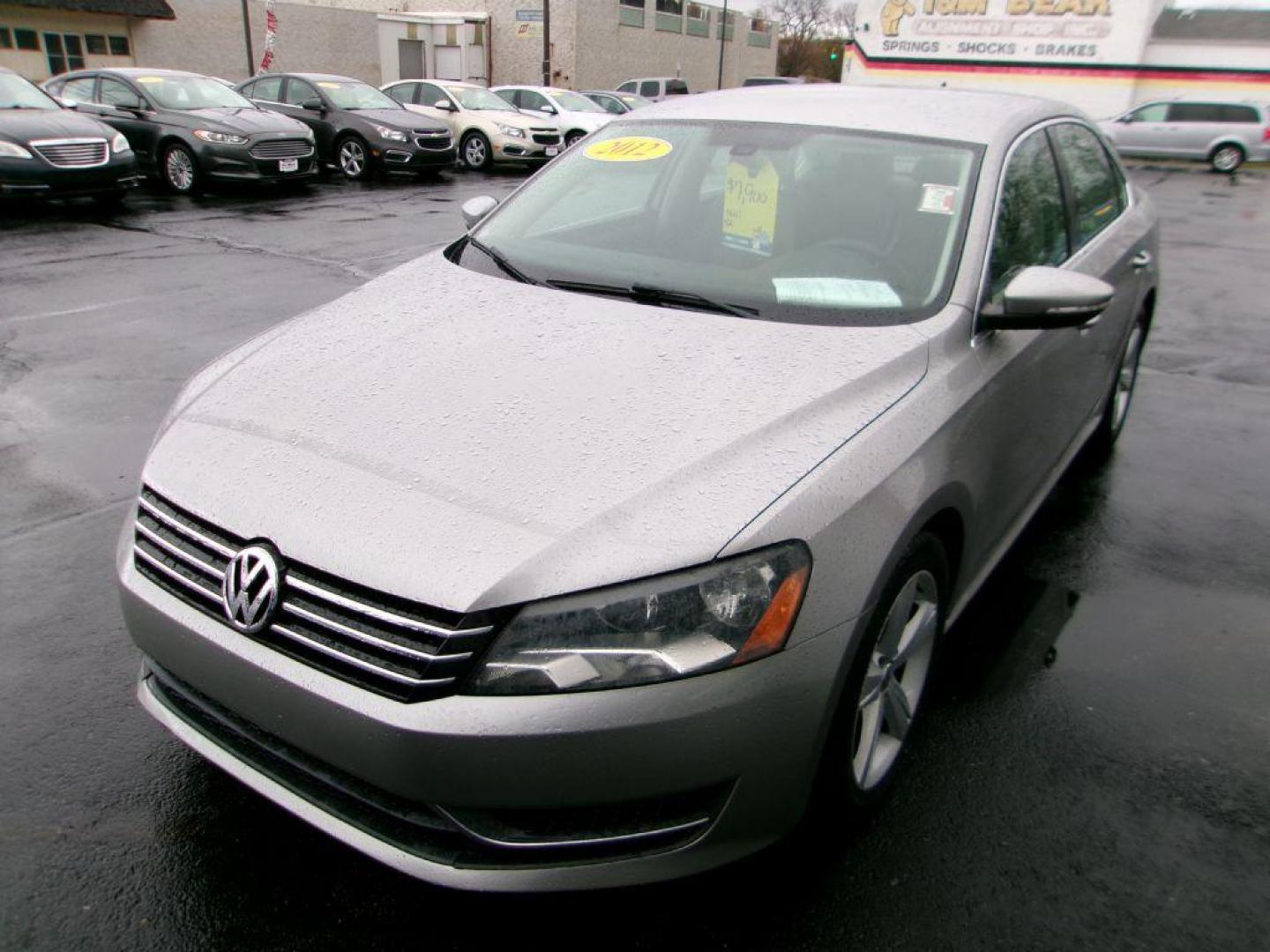 2012 SILVER VOLKSWAGEN PASSAT SE (1VWBH7A39CC) with an 2.5L engine, Automatic transmission, located at 501 E. Columbia St., Springfield, OH, 45503, (800) 262-7122, 39.925262, -83.801796 - Photo#2