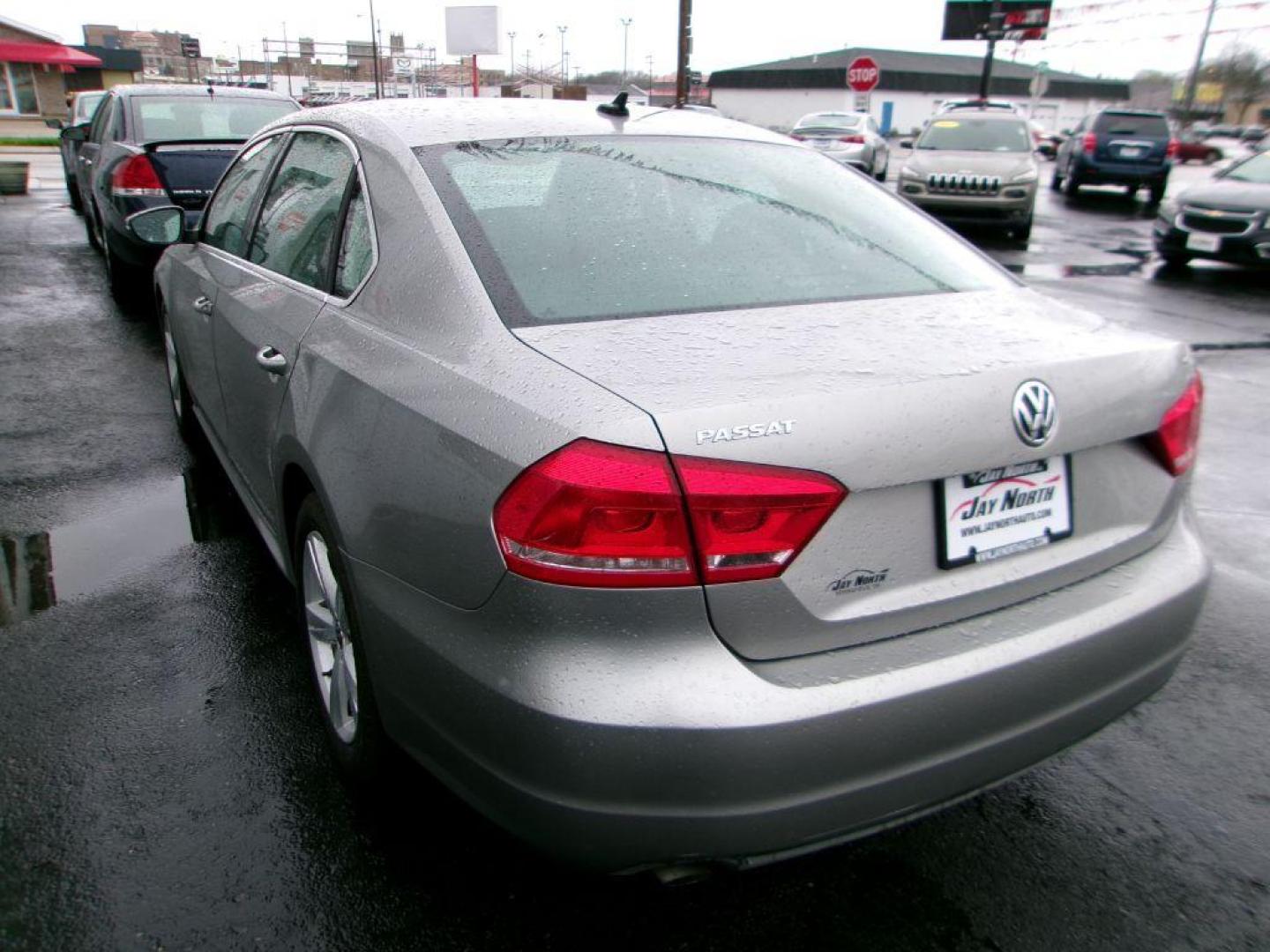 2012 SILVER VOLKSWAGEN PASSAT SE (1VWBH7A39CC) with an 2.5L engine, Automatic transmission, located at 501 E. Columbia St., Springfield, OH, 45503, (800) 262-7122, 39.925262, -83.801796 - Photo#3
