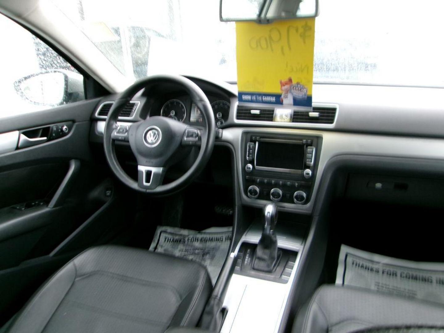 2012 SILVER VOLKSWAGEN PASSAT SE (1VWBH7A39CC) with an 2.5L engine, Automatic transmission, located at 501 E. Columbia St., Springfield, OH, 45503, (800) 262-7122, 39.925262, -83.801796 - Photo#9