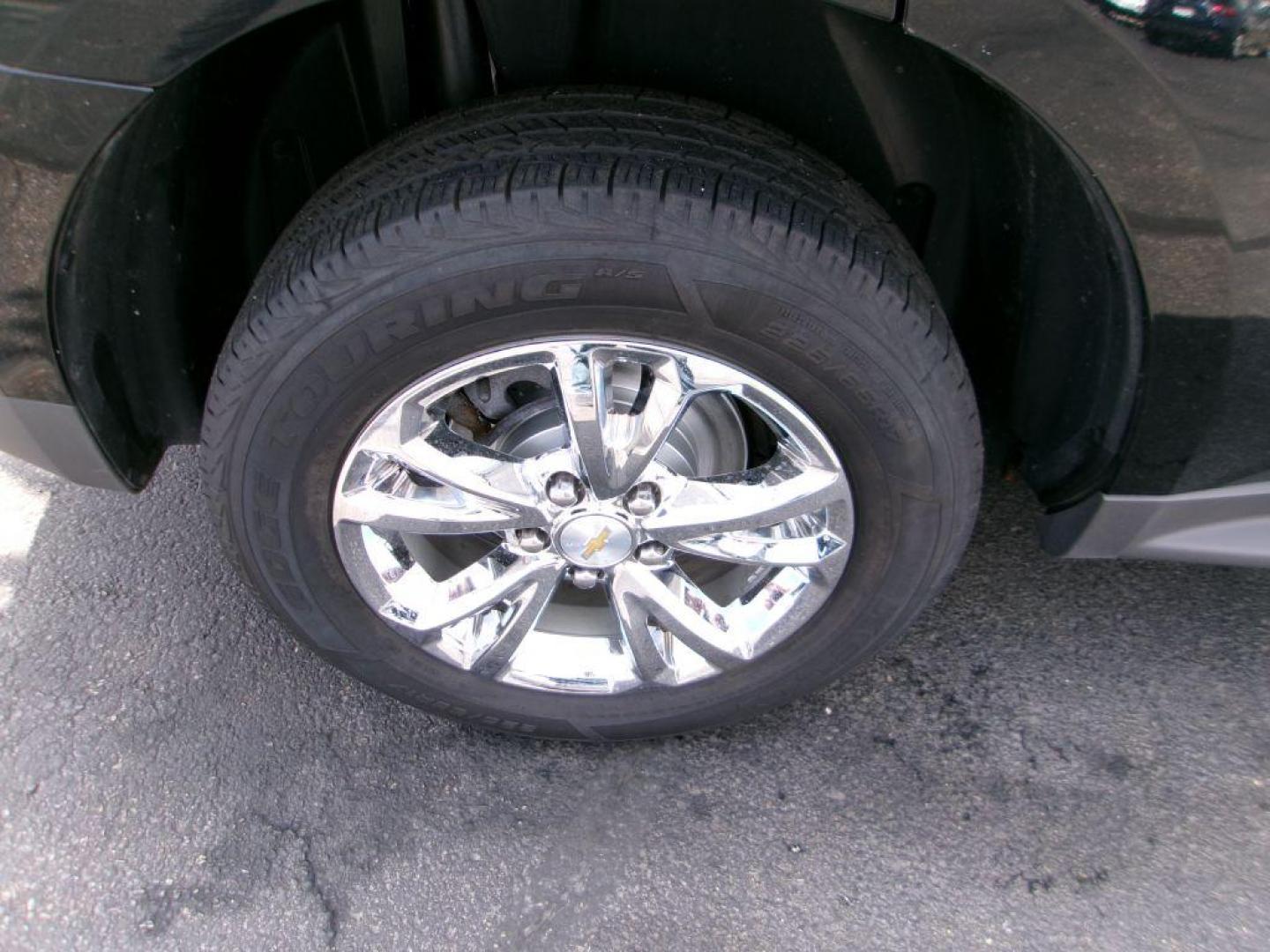 2017 BLACK CHEVROLET EQUINOX LT (2GNFLFEK6H6) with an 2.4L engine, Automatic transmission, located at 501 E. Columbia St., Springfield, OH, 45503, (800) 262-7122, 39.925262, -83.801796 - *** All Wheel Drive *** LT *** Clean CarFax *** Serviced and Detailed *** Remote Start *** New Brakes *** Jay North Auto has offered hand picked vehicles since 1965! Our customer's enjoy a NO pressure buying experience with a small town feel. All of our vehicles get fully inspected and detailed. - Photo#18