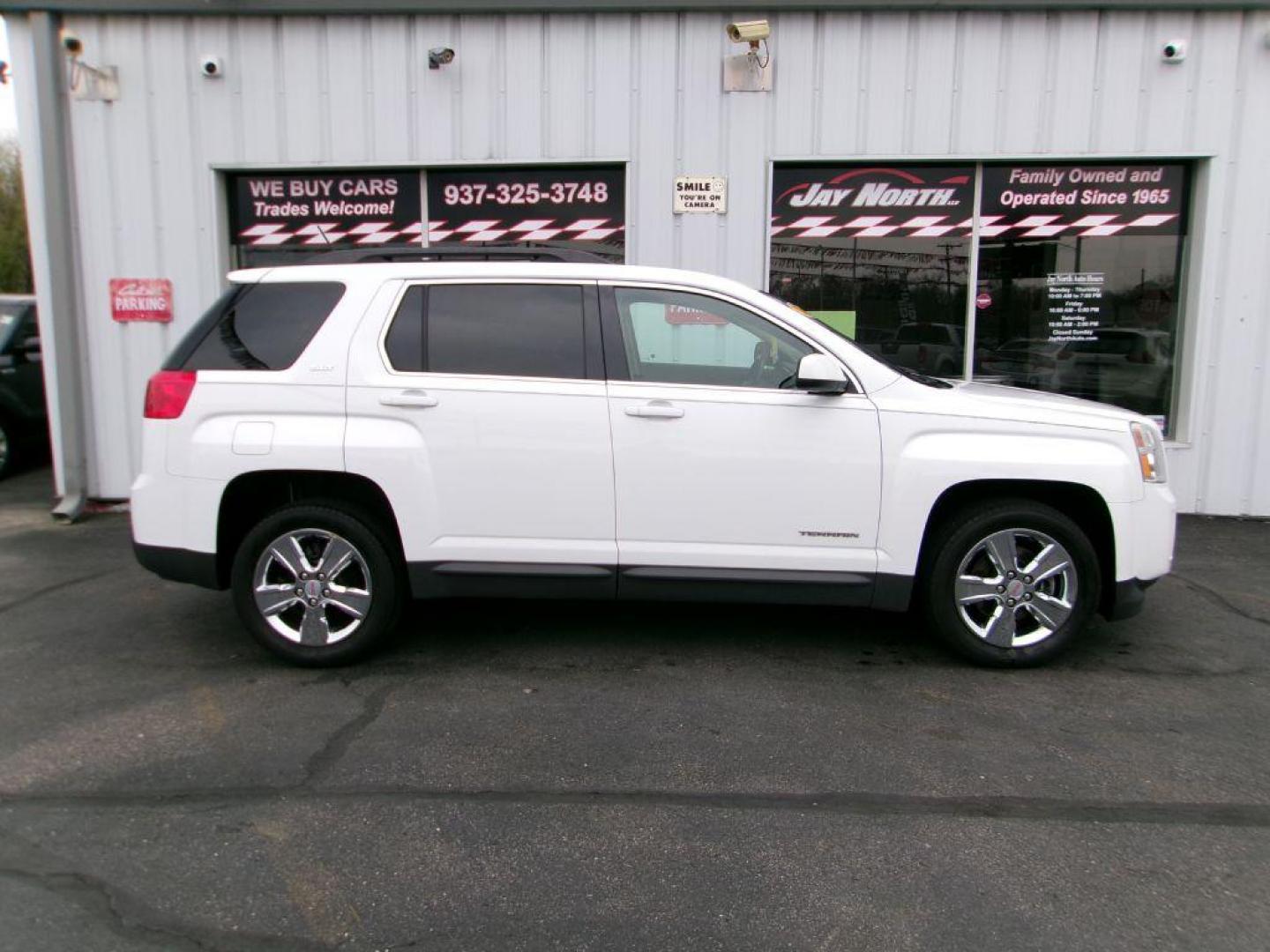 2015 WHITE GMC TERRAIN SLT (2GKFLXEKXF6) with an 2.4L engine, Automatic transmission, located at 501 E. Columbia St., Springfield, OH, 45503, (800) 262-7122, 39.925262, -83.801796 - *** AWD *** Leather *** Moonroof *** SLT *** Pioneer Audio *** Remote Start *** Serviced and Detailed *** Jay North Auto has offered hand picked vehicles since 1965! Our customer's enjoy a NO pressure buying experience with a small town feel. All of our vehicles get fully inspected and detailed - Photo#0