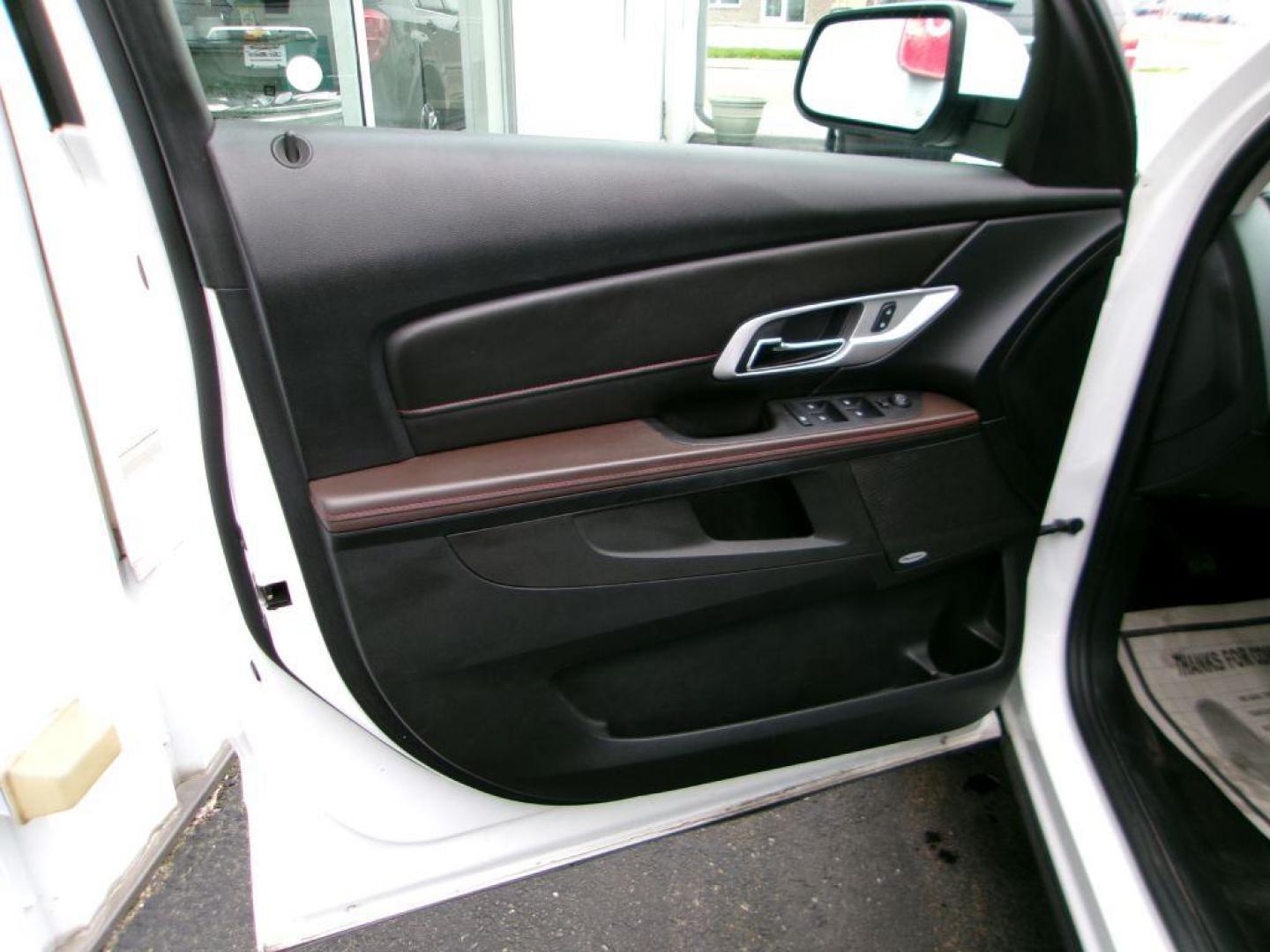2015 WHITE GMC TERRAIN SLT (2GKFLXEKXF6) with an 2.4L engine, Automatic transmission, located at 501 E. Columbia St., Springfield, OH, 45503, (800) 262-7122, 39.925262, -83.801796 - *** AWD *** Leather *** Moonroof *** SLT *** Pioneer Audio *** Remote Start *** Serviced and Detailed *** Jay North Auto has offered hand picked vehicles since 1965! Our customer's enjoy a NO pressure buying experience with a small town feel. All of our vehicles get fully inspected and detailed - Photo#12