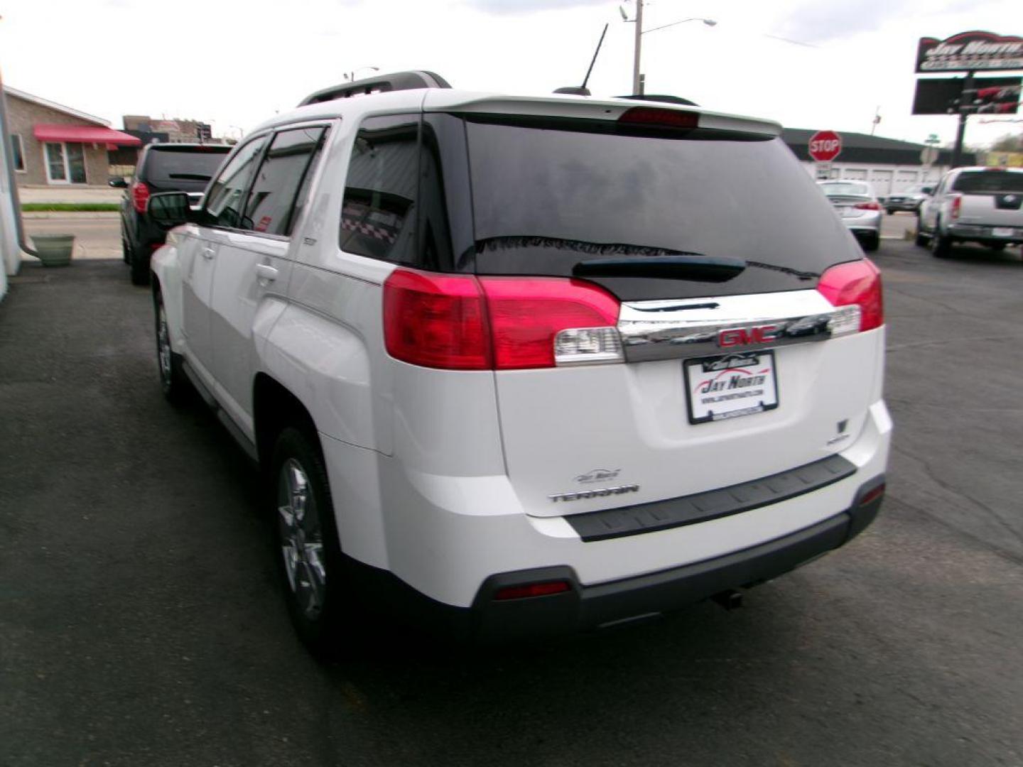 2015 WHITE GMC TERRAIN SLT (2GKFLXEKXF6) with an 2.4L engine, Automatic transmission, located at 501 E. Columbia St., Springfield, OH, 45503, (800) 262-7122, 39.925262, -83.801796 - *** AWD *** Leather *** Moonroof *** SLT *** Pioneer Audio *** Remote Start *** Serviced and Detailed *** Jay North Auto has offered hand picked vehicles since 1965! Our customer's enjoy a NO pressure buying experience with a small town feel. All of our vehicles get fully inspected and detailed - Photo#4
