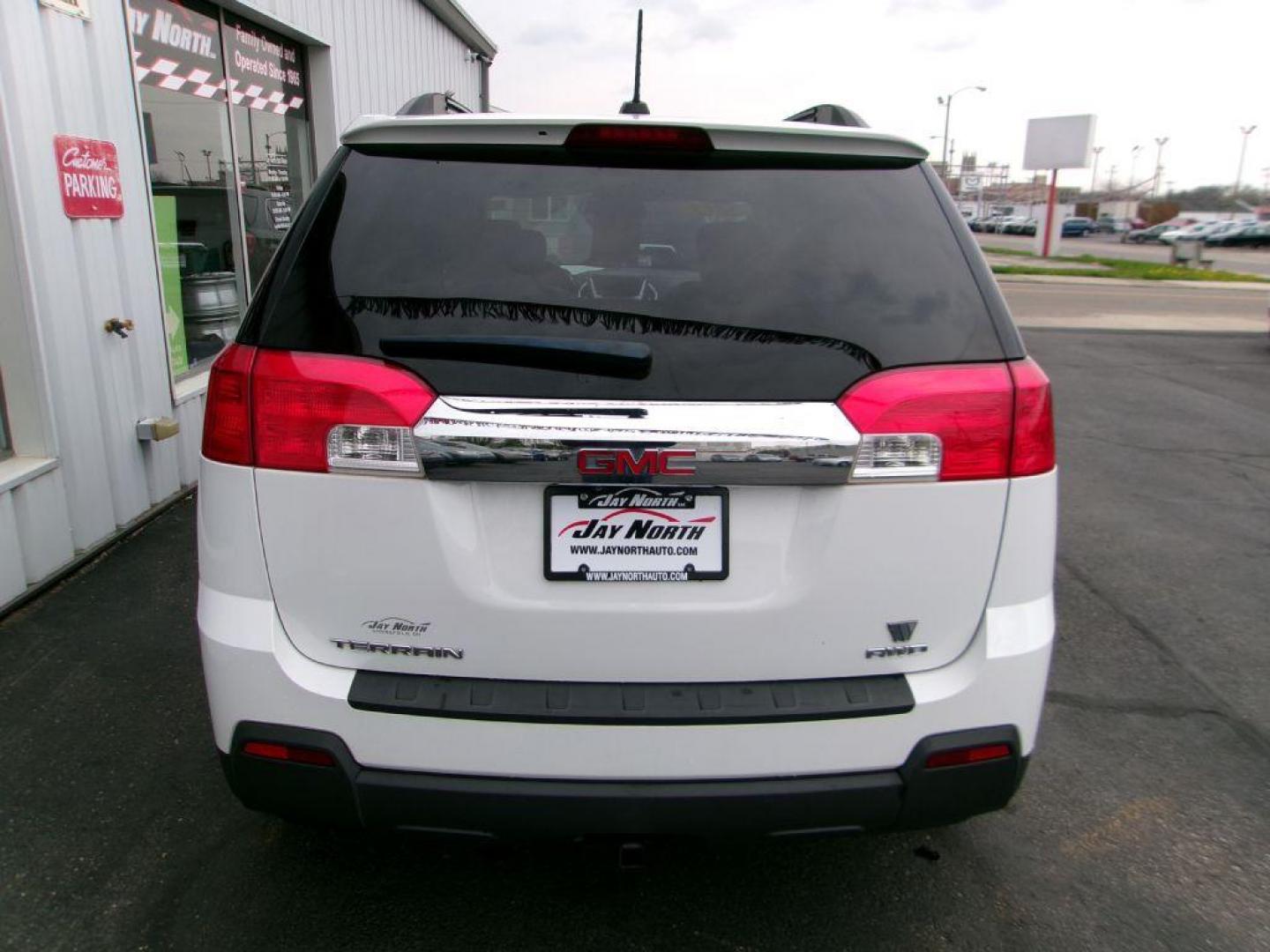 2015 WHITE GMC TERRAIN SLT (2GKFLXEKXF6) with an 2.4L engine, Automatic transmission, located at 501 E. Columbia St., Springfield, OH, 45503, (800) 262-7122, 39.925262, -83.801796 - *** AWD *** Leather *** Moonroof *** SLT *** Pioneer Audio *** Remote Start *** Serviced and Detailed *** Jay North Auto has offered hand picked vehicles since 1965! Our customer's enjoy a NO pressure buying experience with a small town feel. All of our vehicles get fully inspected and detailed - Photo#5