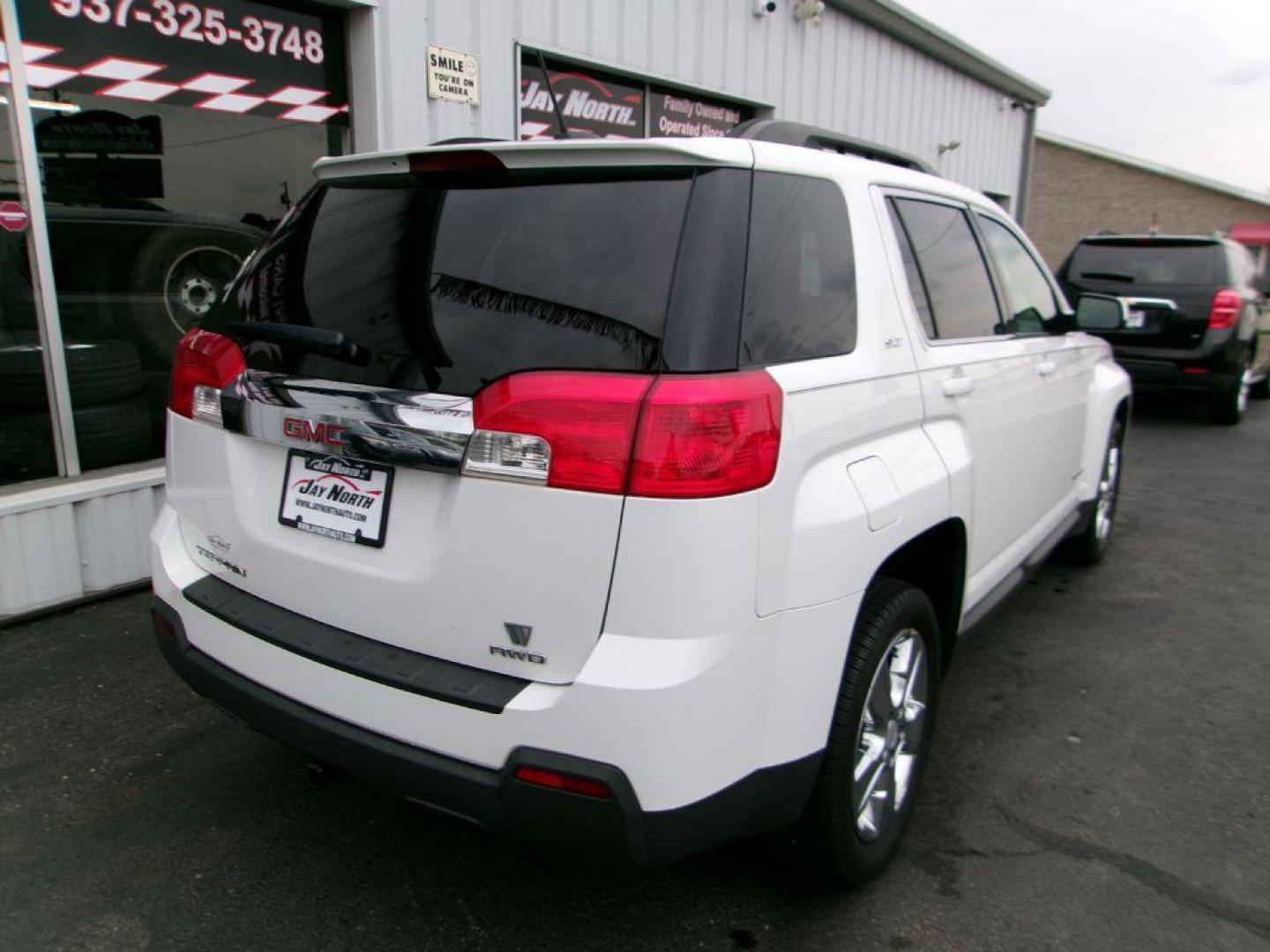 2015 WHITE GMC TERRAIN SLT (2GKFLXEKXF6) with an 2.4L engine, Automatic transmission, located at 501 E. Columbia St., Springfield, OH, 45503, (800) 262-7122, 39.925262, -83.801796 - *** AWD *** Leather *** Moonroof *** SLT *** Pioneer Audio *** Remote Start *** Serviced and Detailed *** Jay North Auto has offered hand picked vehicles since 1965! Our customer's enjoy a NO pressure buying experience with a small town feel. All of our vehicles get fully inspected and detailed - Photo#6