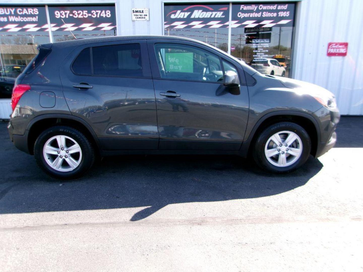 2020 GRAY CHEVROLET TRAX LS (3GNCJKSB0LL) with an 1.4L engine, Automatic transmission, located at 501 E. Columbia St., Springfield, OH, 45503, (800) 262-7122, 39.925262, -83.801796 - Photo#0