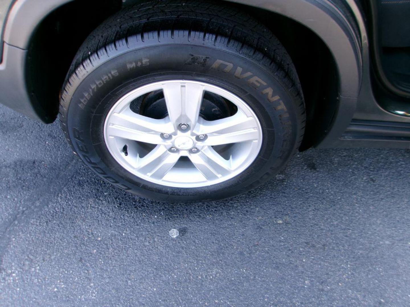 2020 GRAY CHEVROLET TRAX LS (3GNCJKSB0LL) with an 1.4L engine, Automatic transmission, located at 501 E. Columbia St., Springfield, OH, 45503, (800) 262-7122, 39.925262, -83.801796 - Photo#18