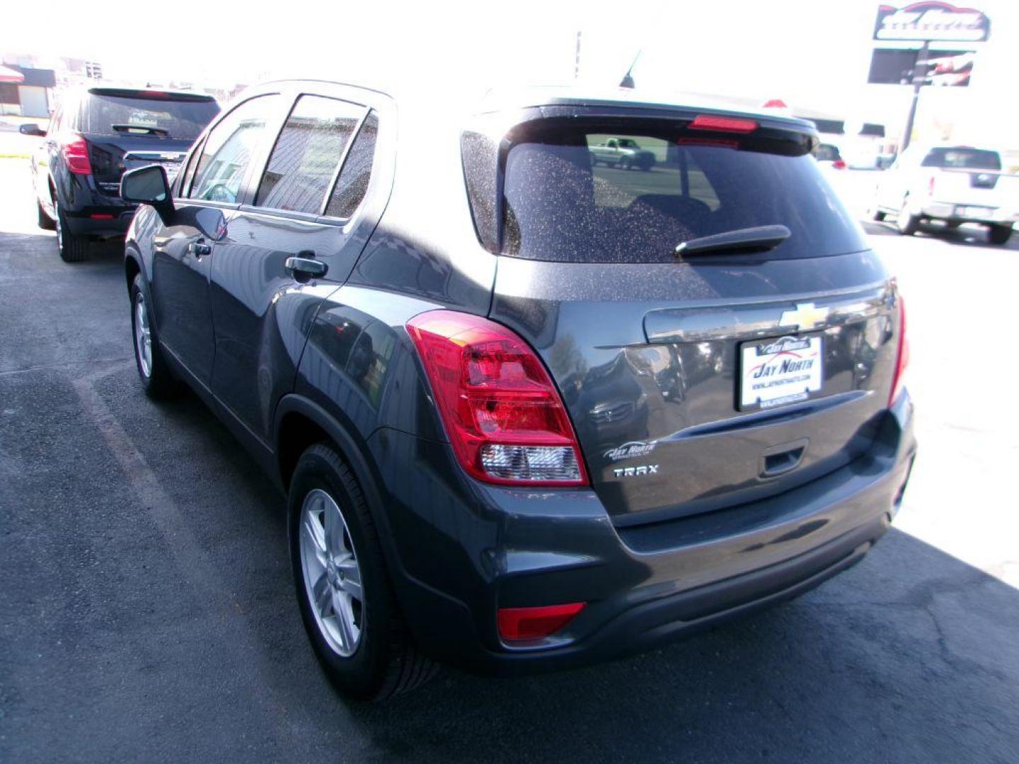 2020 GRAY CHEVROLET TRAX LS (3GNCJKSB0LL) with an 1.4L engine, Automatic transmission, located at 501 E. Columbia St., Springfield, OH, 45503, (800) 262-7122, 39.925262, -83.801796 - Photo#4