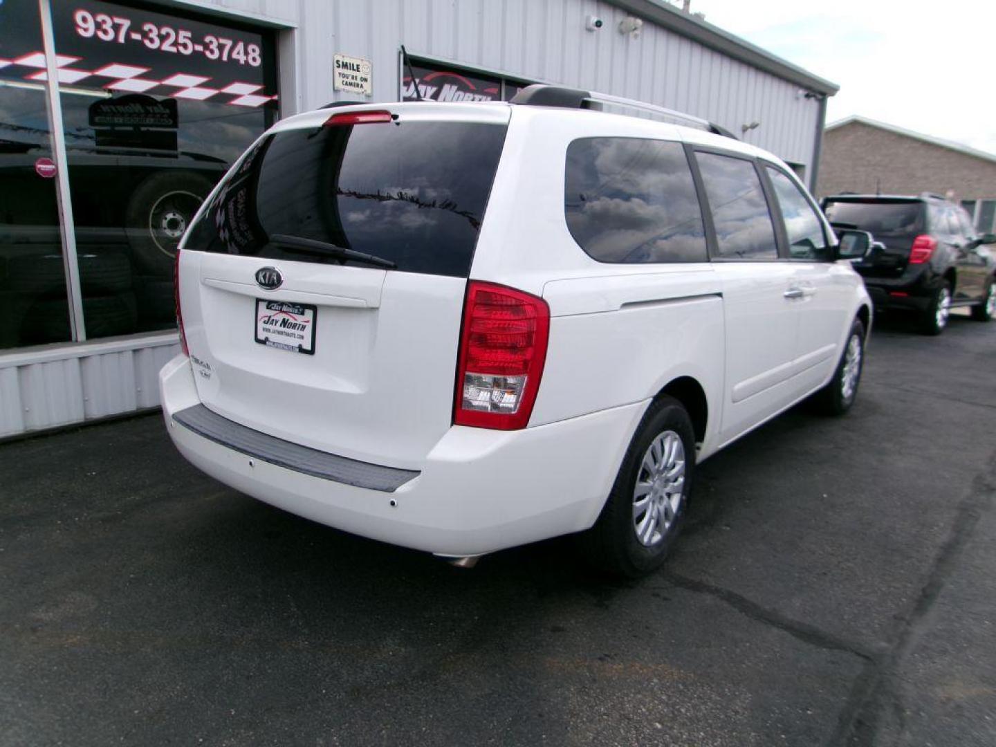 2011 WHITE KIA SEDONA LX (KNDMG4C74B6) with an 3.5L engine, Automatic transmission, located at 501 E. Columbia St., Springfield, OH, 45503, (800) 262-7122, 39.925262, -83.801796 - Photo#3